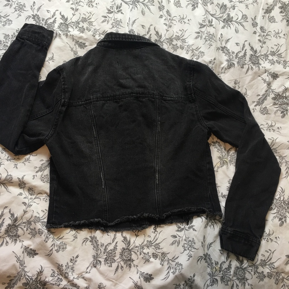 Cropped Black Denim Jacket - Picture 2 of 4